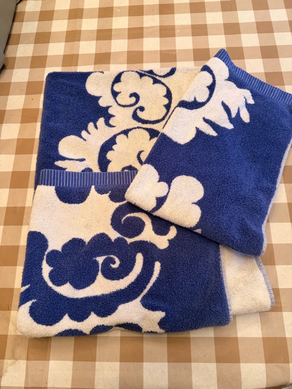 Marimekko Blue and White Floral Scroll Towels